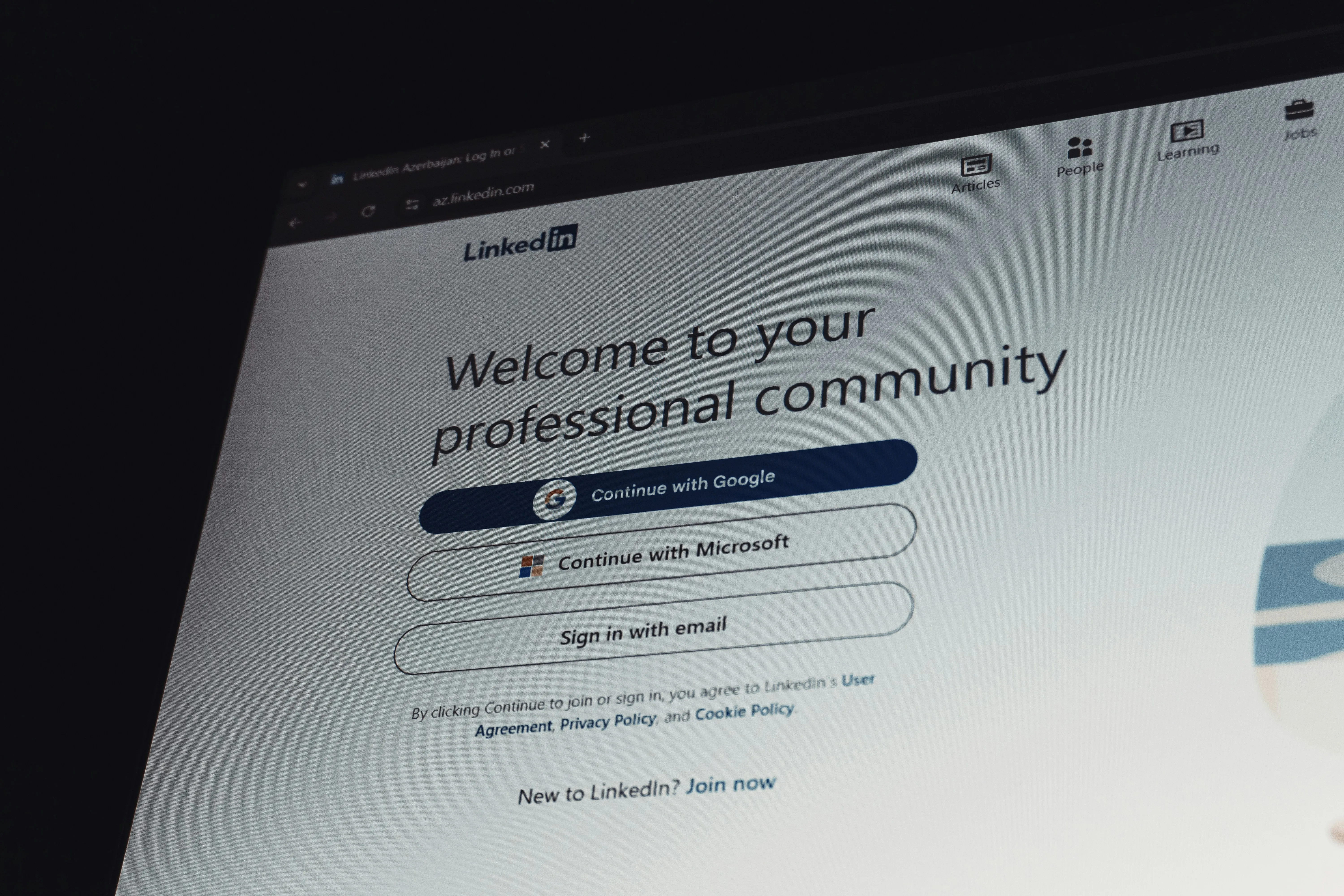 The LinkedIn Profile That Actually Gets Responses: A Guide for Southeast Asian Graduates in 2026
