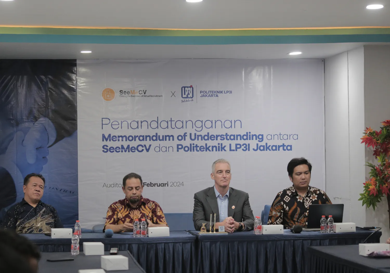 SeeMeCV MOU signing with Politeknik LP3I, Indonesia
