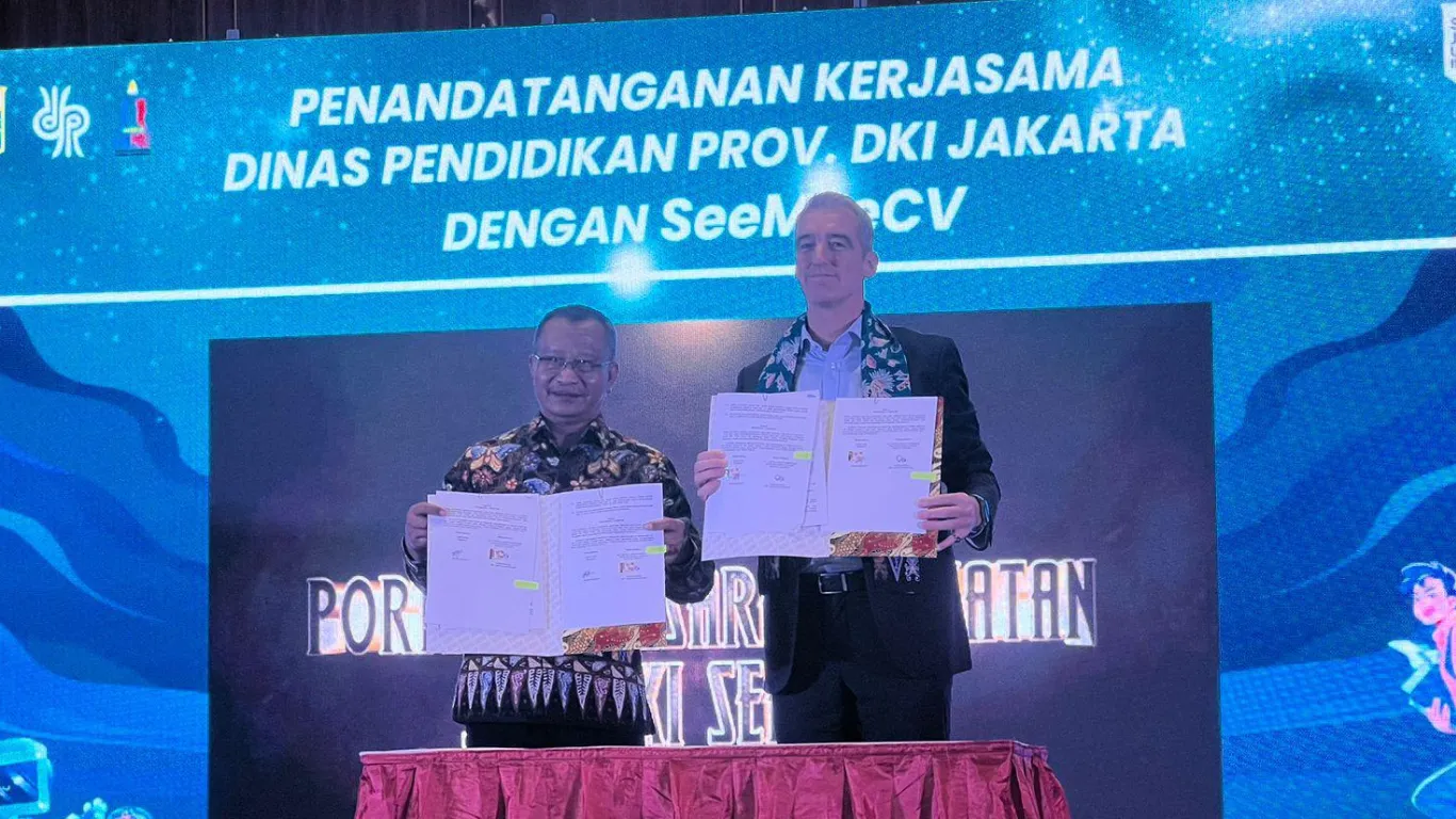 MOU signing between SeeMeCV and SMK DKI Jakarta at the Maria Convention Hall